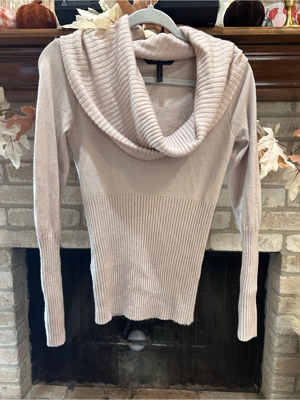 BCBGMaxAzria cream Cowl Neck Ribbed Sweater EUC